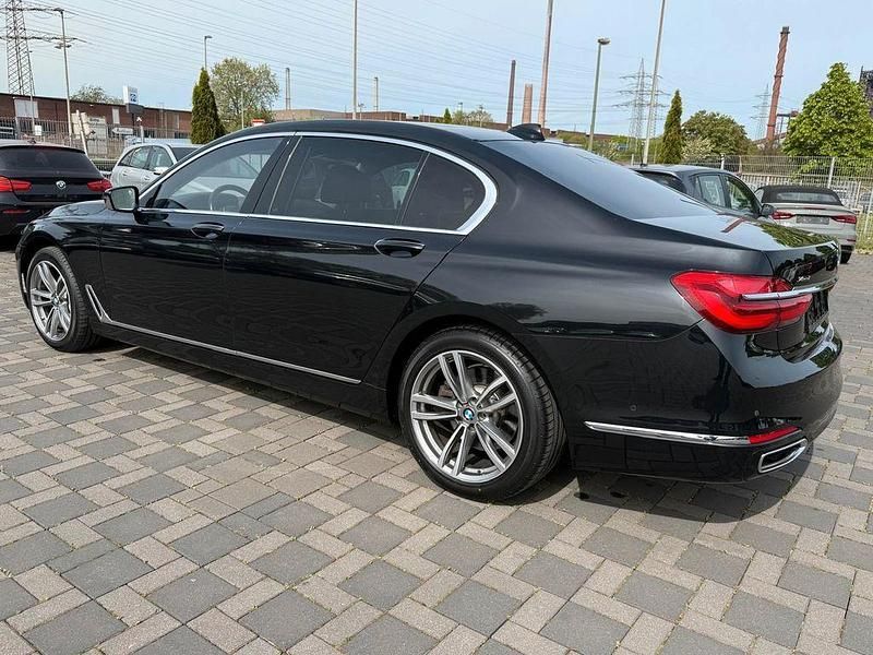 Gebraucht BMW 730 Performance 265 PS (194 kW) 2019 Schwarz Limousine