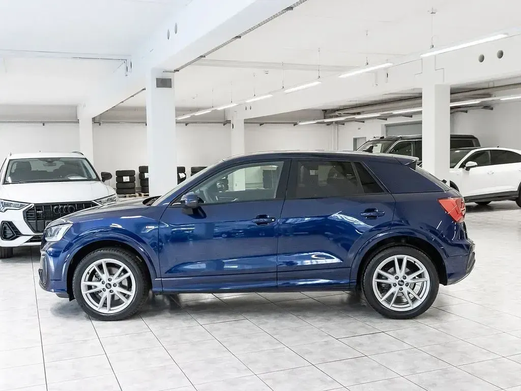 Gebraucht Audi Q2 S-Line 190 PS (139 kW) 2025 Navarrablau metallic SUV