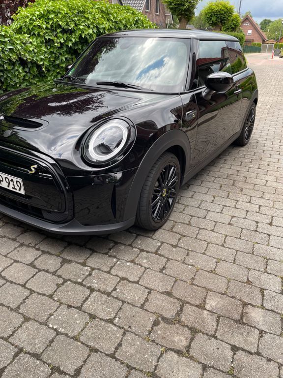Schwarz Gebraucht 2022 Mini Cooper SE Kleinwagen | 17.800 € (Fairer Preis) - Bild 1/4