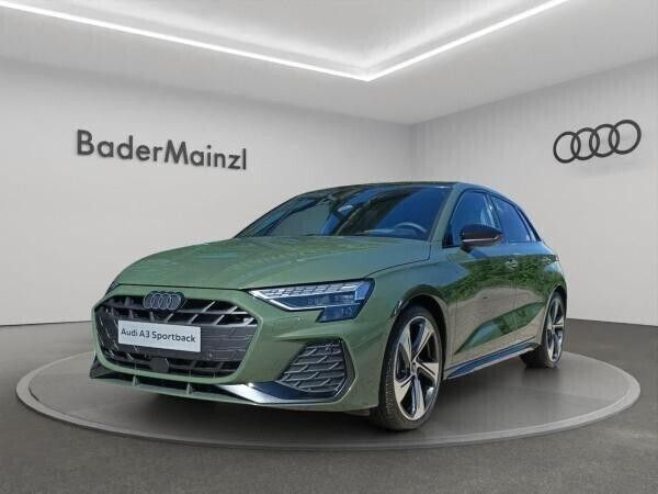 Grün (distriktgrün metallic) Gebraucht 2025 Audi A3 Sportback S-Line Limousine | 48.851 € (Teuer) - Bild 1/4