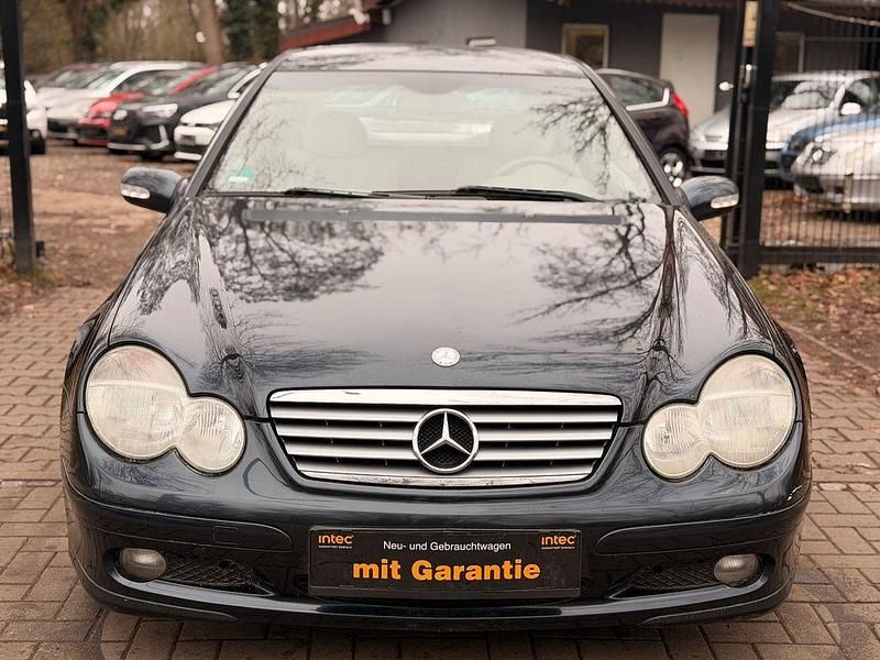 Gebraucht Mercedes C180 143 PS (105 kW) 2004 Blau Coupé