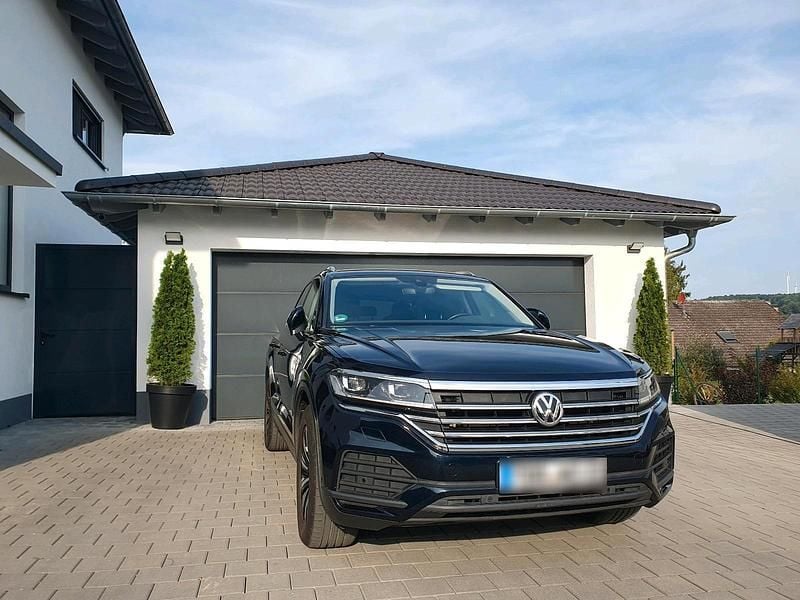 Używany VW Touareg 231 KM (169 kW) 2018 Niebieski SUV