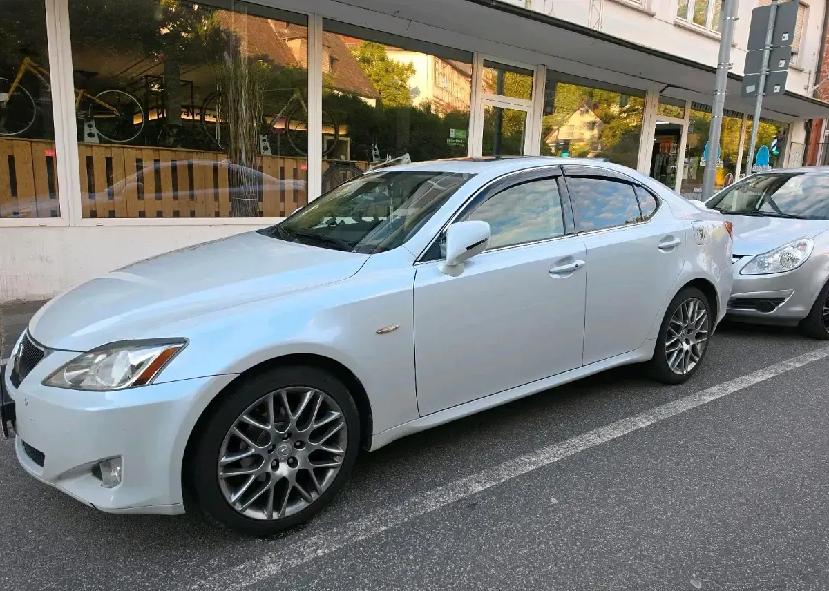 Gebraucht Lexus IS220d 177 PS (130 kW) 2008 Weiß Limousine