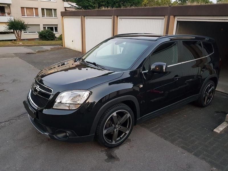 Gebraucht Chevrolet Orlando LT 163 PS (119 kW) 2011 Schwarz Van / Kleinbus