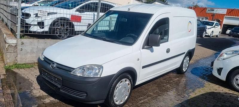 Gebraucht Opel Combo 94 PS (69 kW) 2010 Weiß Van / Kleinbus