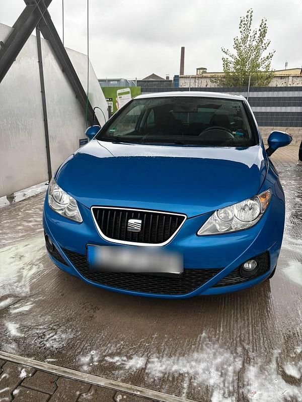 Blau Gebraucht 2010 Seat Ibiza SC Ecomotive Kleinwagen | 4.500 € (Fairer Preis) - Bild 1/4