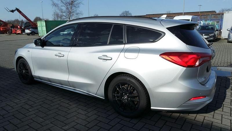 Usata Ford Focus ST-Line 150 CV (110 kW) 2022 Argento Berlina