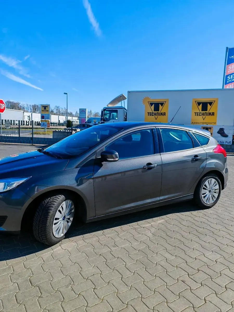 Second-hand Ford Focus 131 CP (96 kW) 2016 Gri Berlinǎ