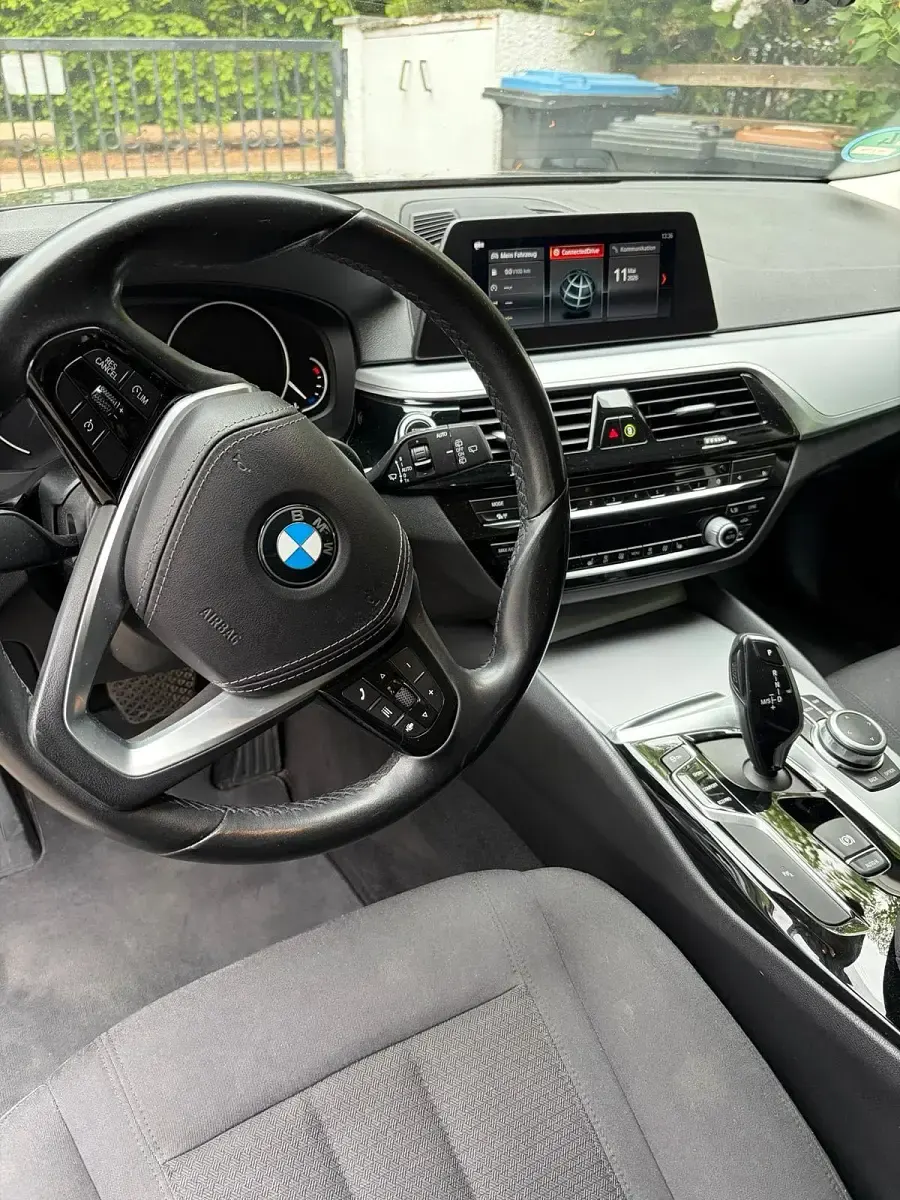Gebraucht BMW 520 190 PS (139 kW) 2019 Schwarz Kombi