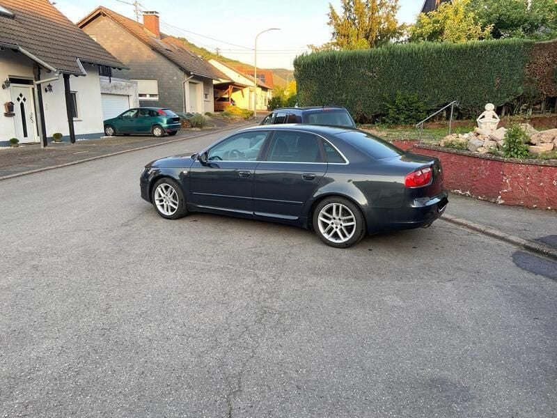 Grau Gebraucht 2010 Seat Exeo Sport Limousine | 3.500 € (Fairer Preis) - Bild 1/4