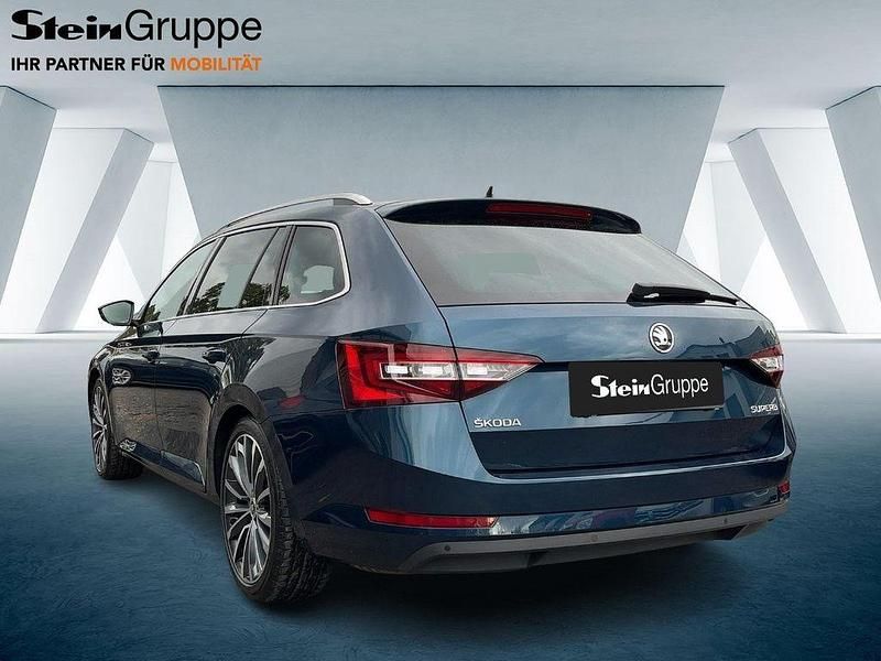 Gebraucht Skoda Superb LAURIN & KLEMENT 180 PS (132 kW) 2017 Blau Kombi
