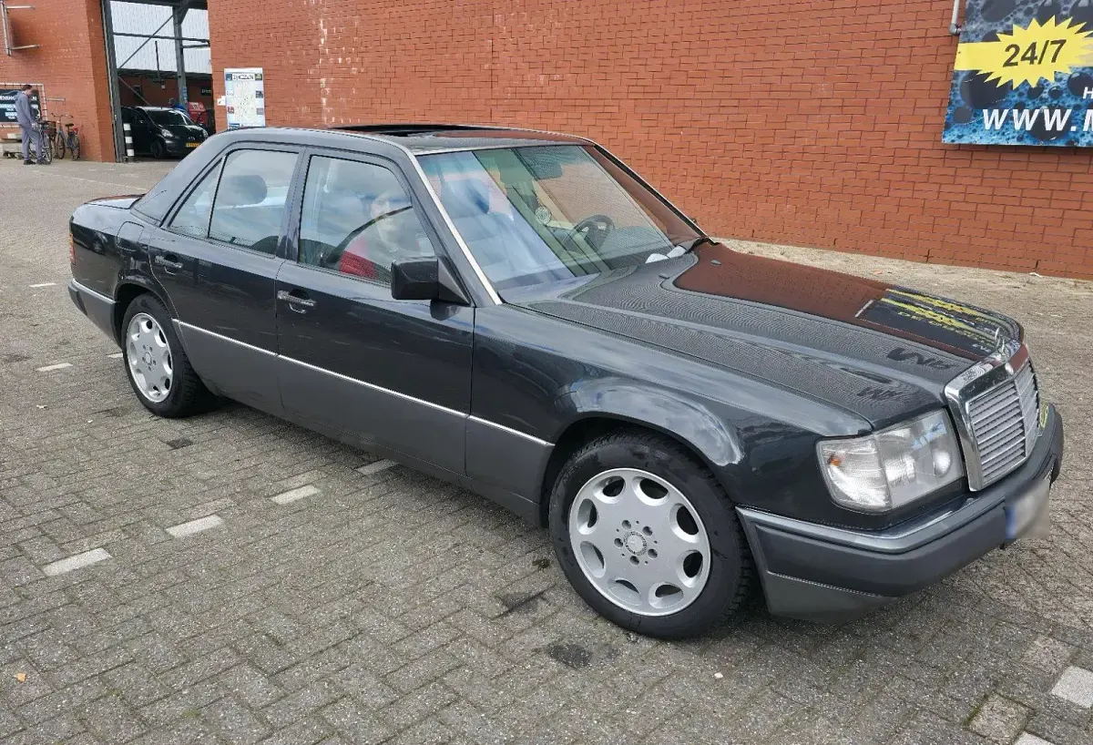 Gebraucht Mercedes E300 188 PS (138 kW) 1989 Grau Limousine