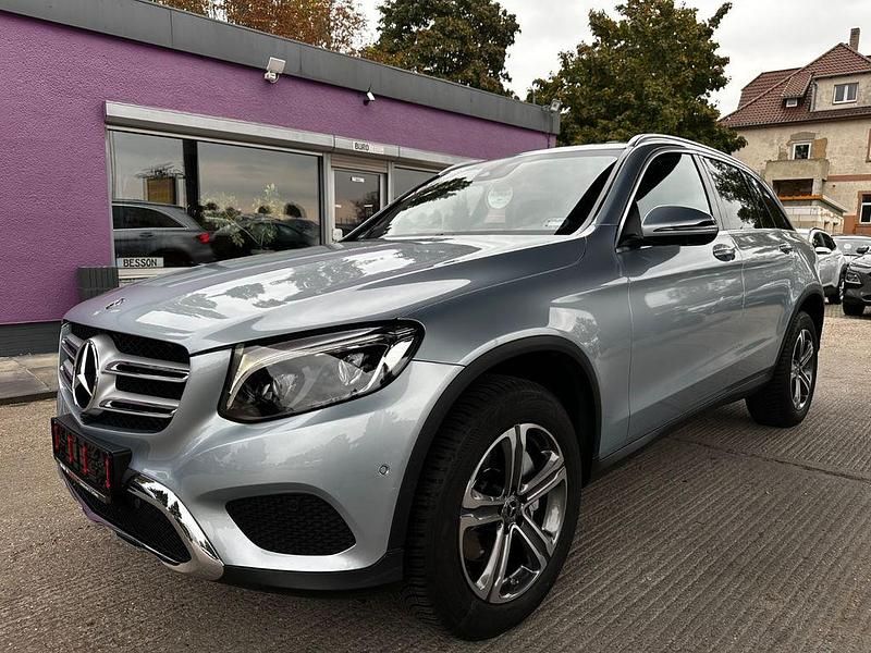 Diamantsilber Gebraucht 2017 Mercedes GLC300 SUV | 29.990 € (Fairer Preis) - Bild 1/4