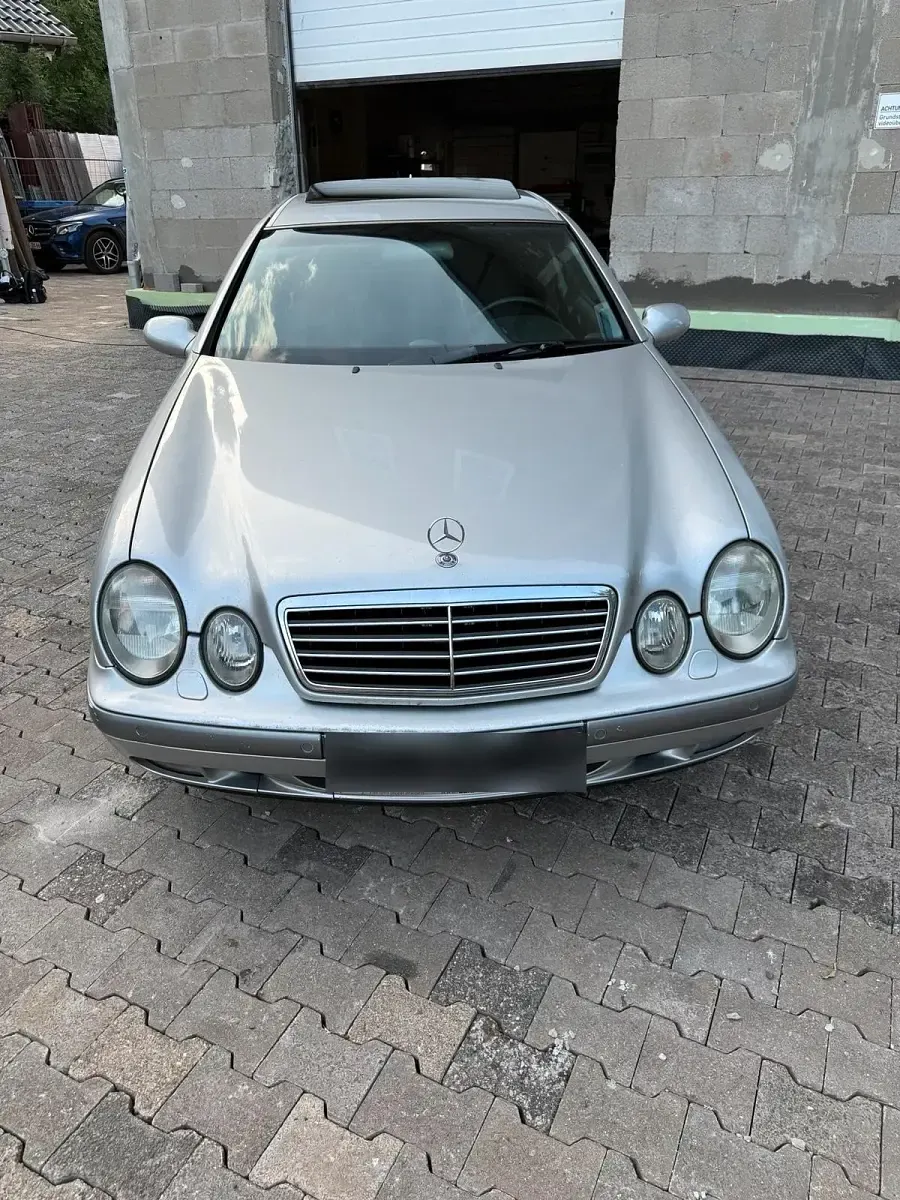 Gebraucht Mercedes CLK320 218 PS (160 kW) 1998 Silber Coupé