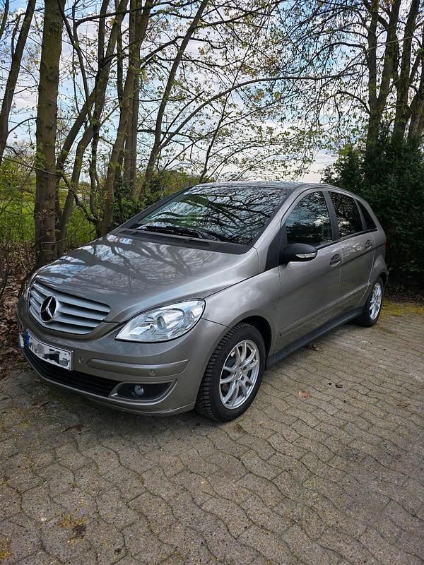 Używany Mercedes B170 116 KM (85 kW) 2006 Szary Minivan