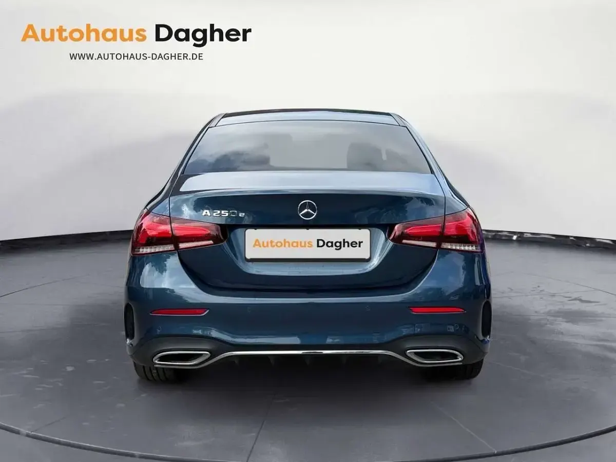 Gebraucht Mercedes A250 AMG 160 PS (117 kW) 2021 Blau Limousine
