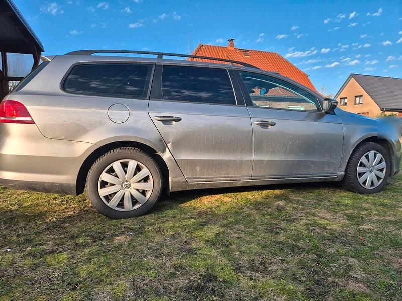 Gebraucht VW Passat 122 PS (89 kW) 2014 Braun Kombi