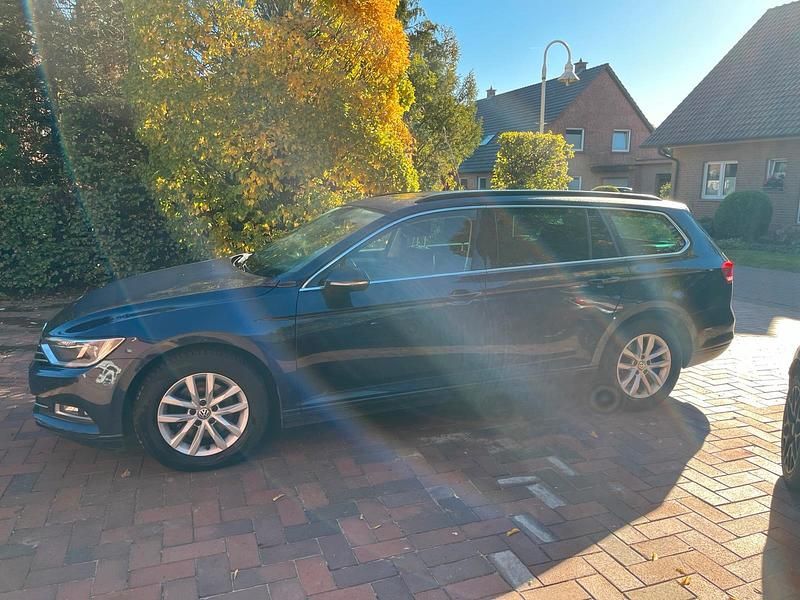 Gebraucht VW Passat 150 PS (110 kW) 2015 Blau Kombi