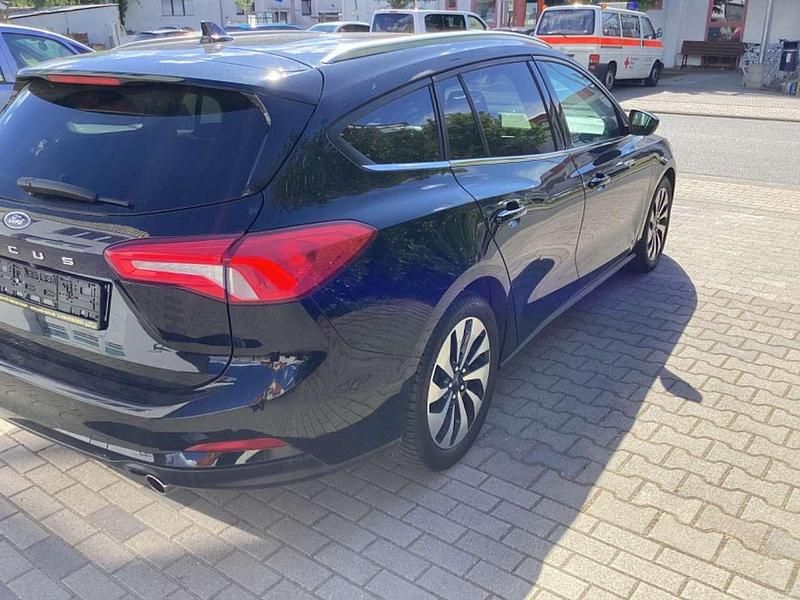Gebraucht Ford Focus 120 PS (88 kW) 2019 Schwarz Kombi
