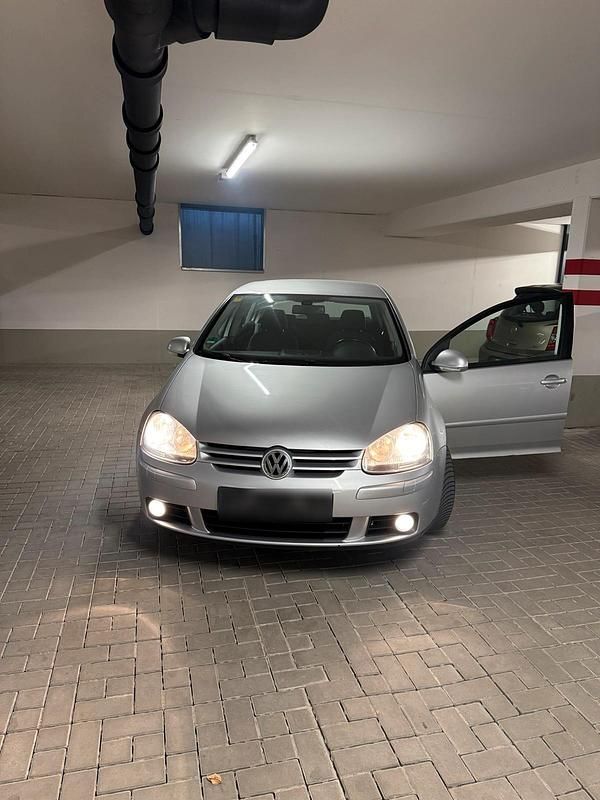Gebraucht VW Golf V 140 PS (102 kW) 2007 Grau Limousine