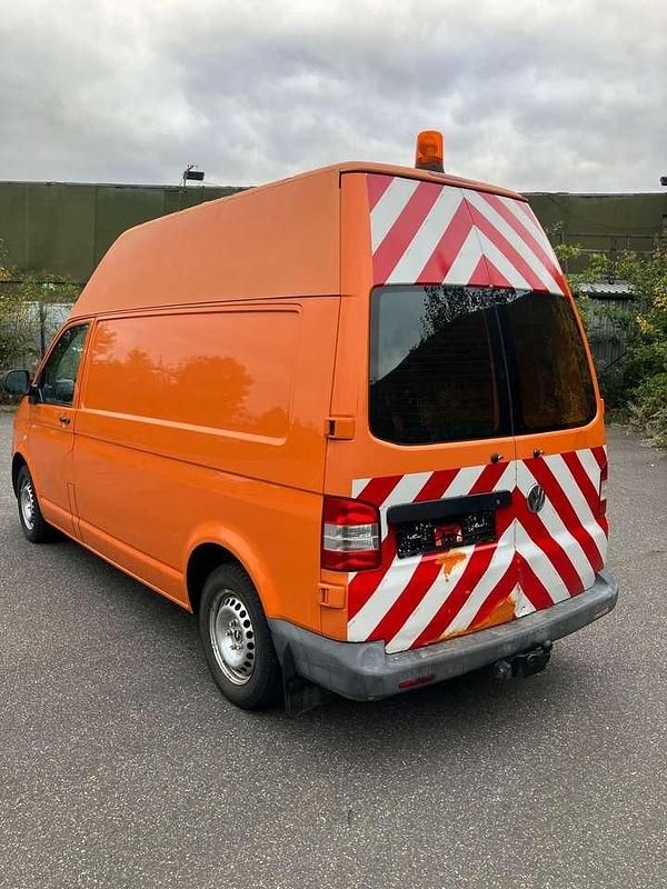 Gebraucht VW Transporter 140 PS (102 kW) 2010 Leuchtorange Van
