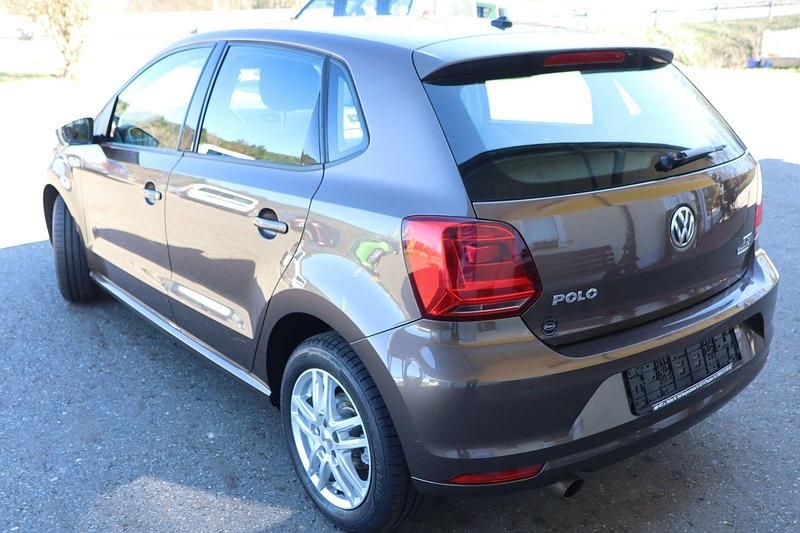 Gebraucht VW Polo Comfortline 90 PS (66 kW) 2016 Braun Kleinwagen