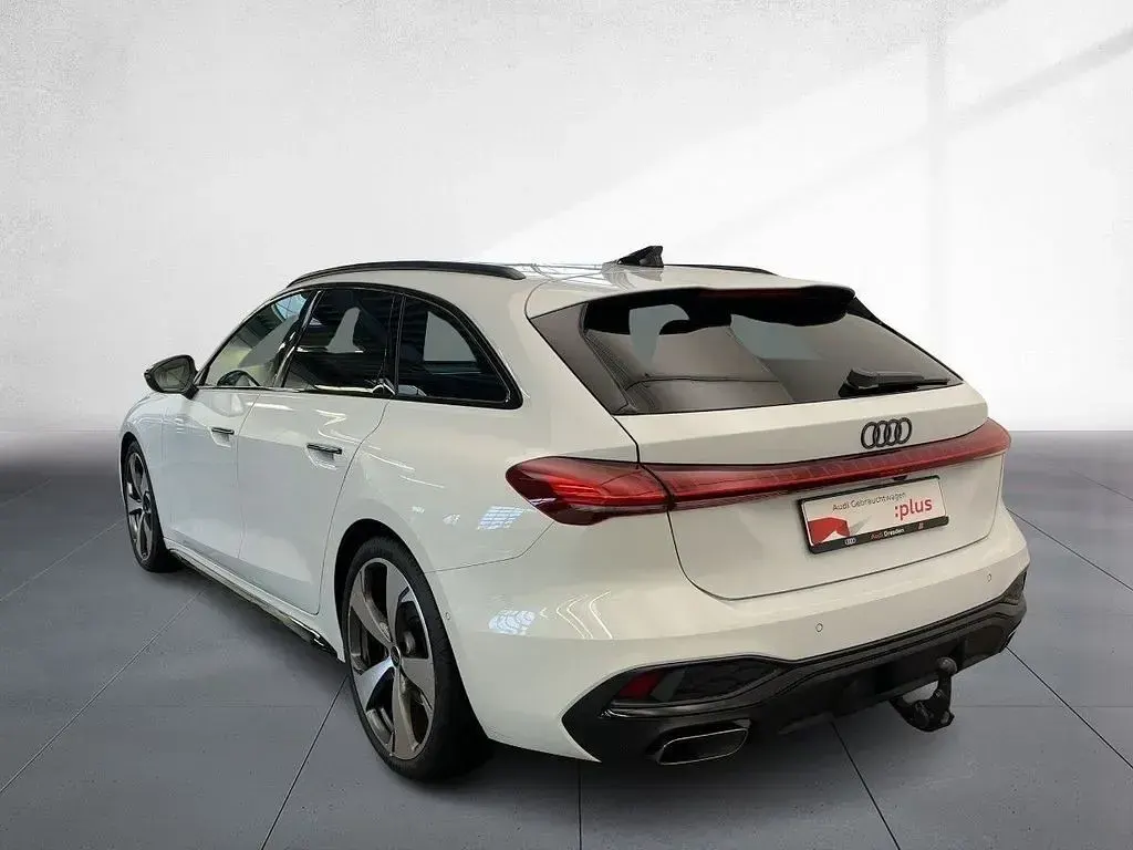 Gebraucht Audi A5 Sport 150 PS (110 kW) 2024 Gletscherweiß metallic Kombi