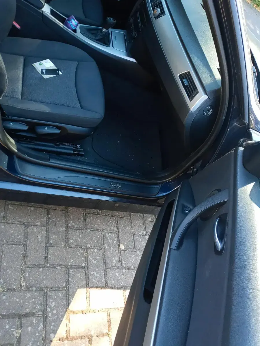 Gebraucht BMW 320 150 PS (110 kW) 2006 Blau Kombi