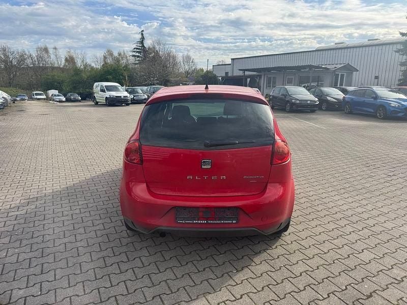 Gebraucht Seat Altea Copa 105 PS (77 kW) 2012 Rot Limousine