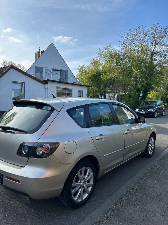 Usata Mazda 3 Active 105 CV (77 kW) 2007 Oro Berlina