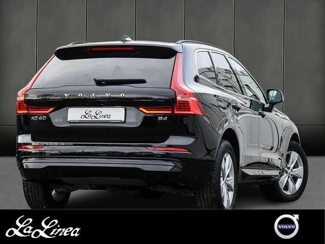 Gebraucht Volvo XC60 Core 197 PS (144 kW) 2023 Black stone, solid / solid SUV