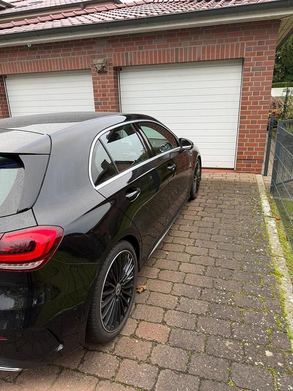 Gebraucht Mercedes A220 AMG line 190 PS (139 kW) 2019 Schwarz Kleinwagen