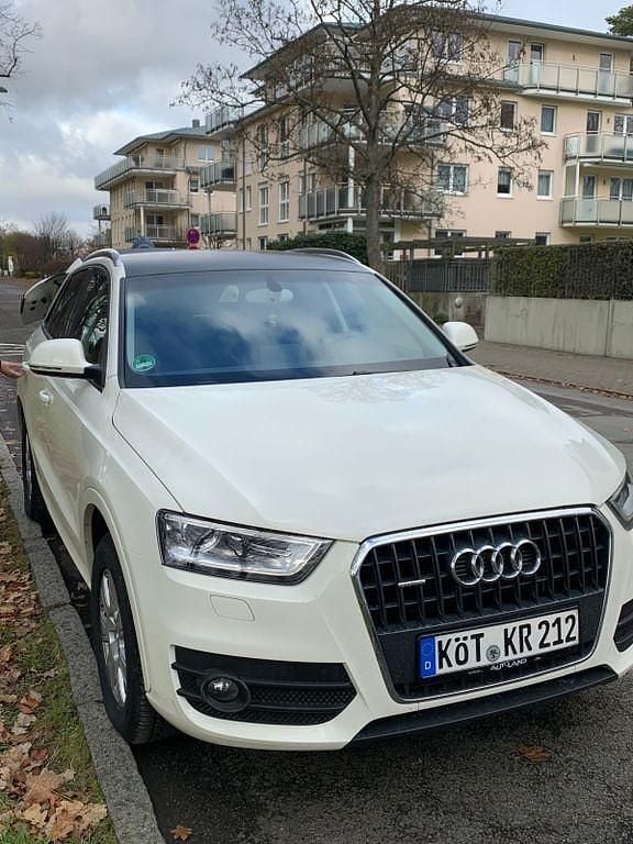 Weiß Gebraucht 2012 Audi Q3 Ambiente SUV | 10.000 € (Guter Preis) - Bild 1/4