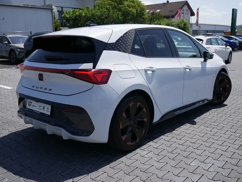 Gebraucht Cupra Born 169 kW (231 PS) 2024 Weiß Kleinwagen