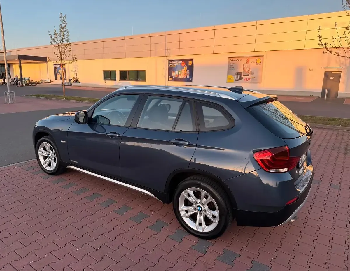 Gebraucht BMW X1 143 PS (105 kW) 2011 Blau SUV