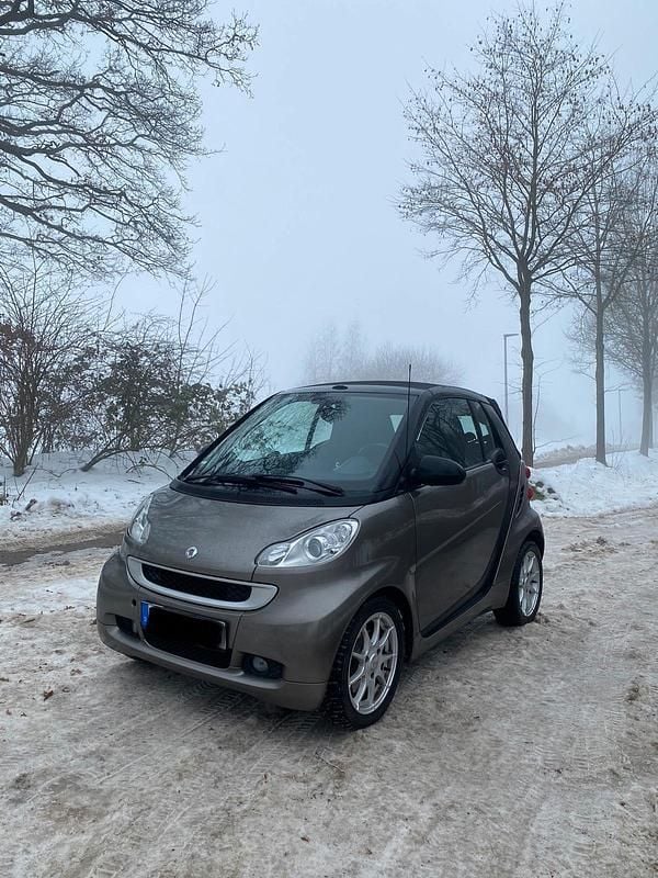 Braun Gebraucht 2011 Smart ForTwo Cabrio Cabrio | 5.699 € (Guter Preis) - Bild 1/4