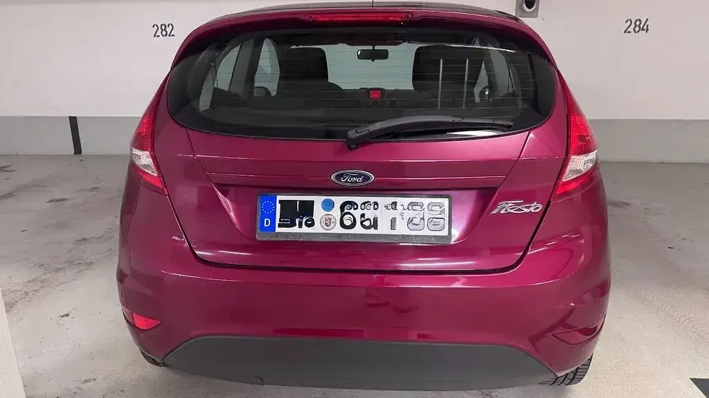 Second-hand Ford Fiesta Trend 82 CP (60 kW) 2009 Roșu Berlinǎ