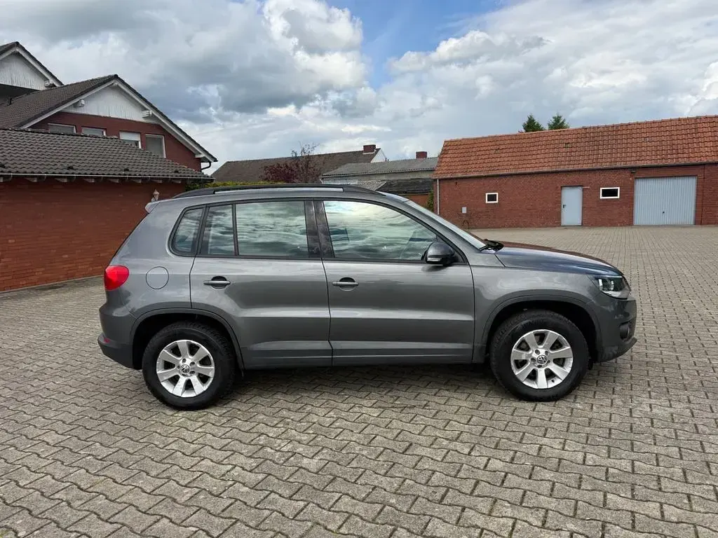 Używany VW Tiguan Trendline 122 KM (89 kW) 2012 Szary SUV