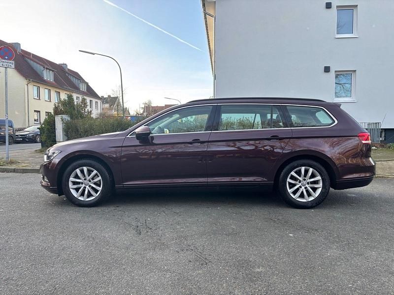 Gebraucht VW Passat Comfortline 125 PS (91 kW) 2015 Rot Kombi
