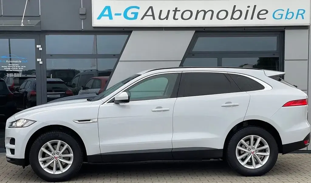 Gebraucht Jaguar F-Pace Portfolio 179 PS (131 kW) 2020 Glacier white/yulong white SUV