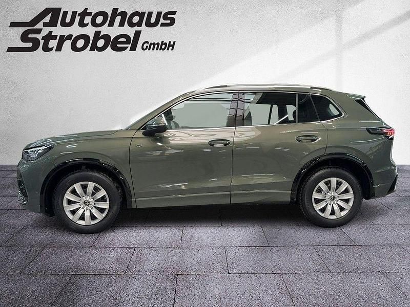Neu VW Tiguan R-line 150 PS (110 kW) 2026 Grün SUV