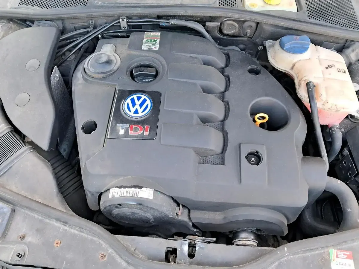 Gebraucht VW Passat 131 PS (96 kW) 2003 Schwarz Limousine