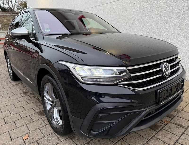 Gebraucht VW Tiguan Allspace Life 150 PS (110 kW) 2023 Schwarz SUV