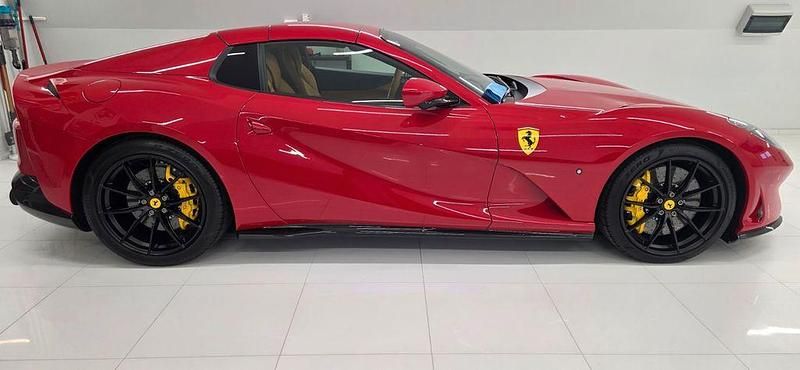 Gebraucht Ferrari 812 799 PS (587 kW) 2023 Rot Cabrio