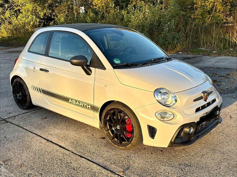 Grau Gebraucht 2017 Abarth 595C Competizione Cabrio | 21.595 € (Teuer) - Bild 1/4