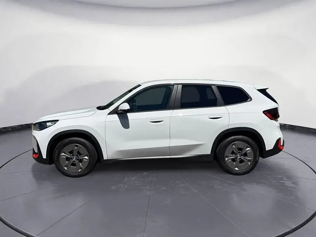 Używany BMW iX1 Performance 230 kW (313 KM) 2023 Biały SUV