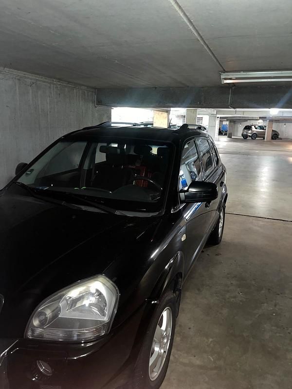Schwarz Gebraucht 2005 Hyundai Tucson SUV | 2.000 € (Guter Preis) - Bild 1/4