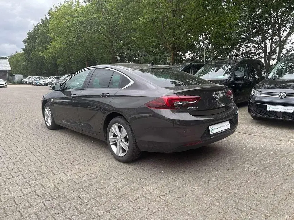 Gebraucht Opel Insignia Elegance 122 PS (89 kW) 2021 Stone brown met (058p) Limousine