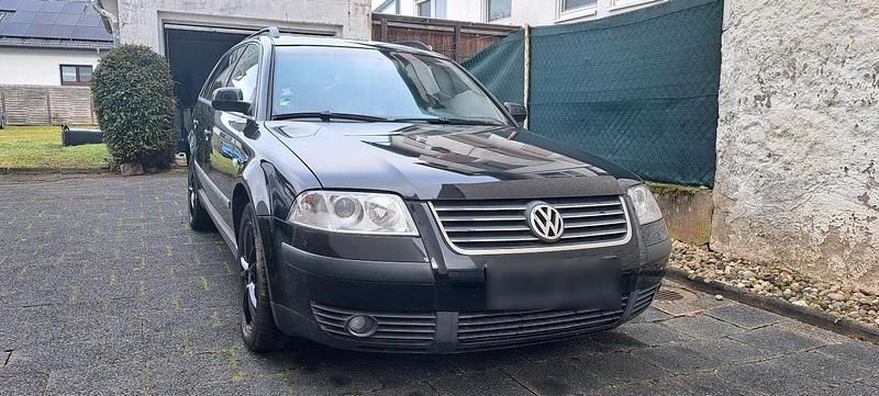 Gebraucht VW Passat 115 PS (84 kW) 2002 Schwarz Kombi