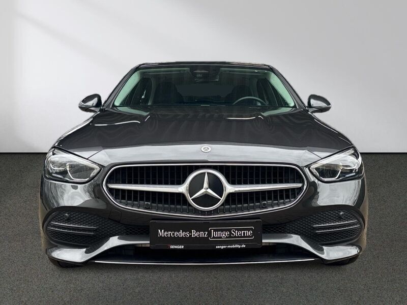 Gebraucht Mercedes C200 Avantgarde 277 PS (203 kW) 2023 Andere farbe Limousine